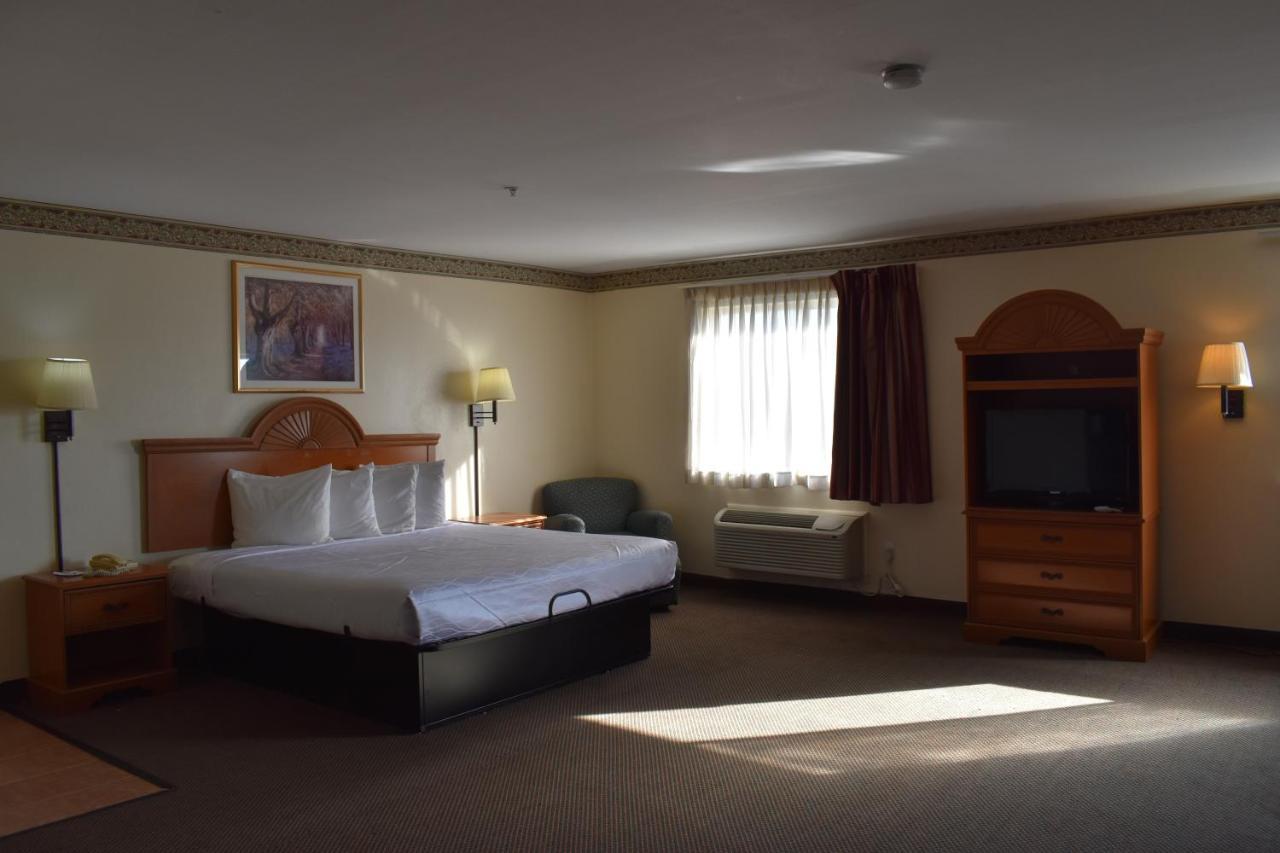 Americas Best Value Inn & Suites-Haltom City\u002FFt. Worth Exterior foto
